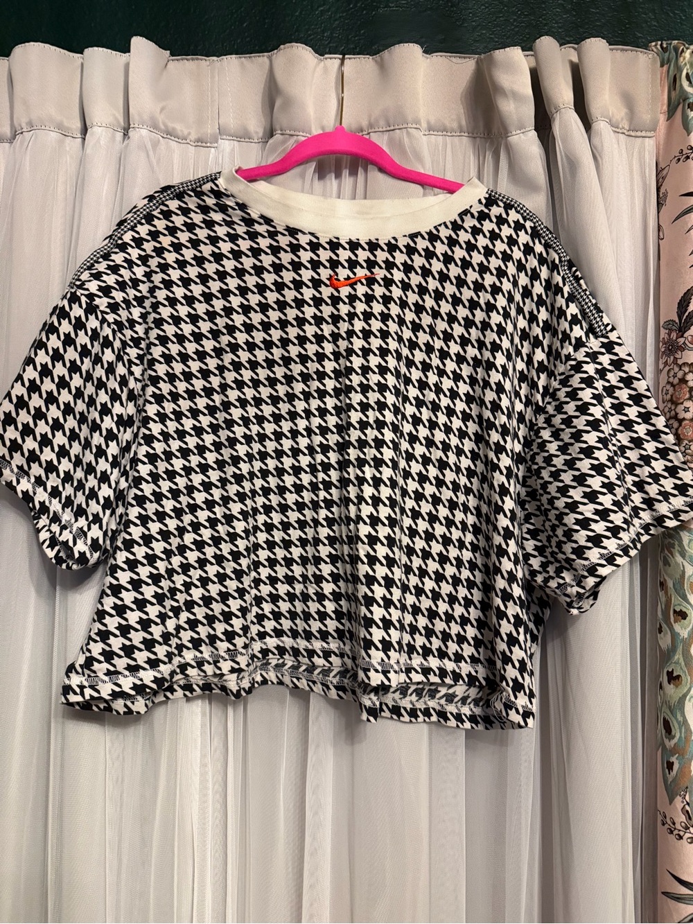 Nike Clash Iconic Crop in Plus Size